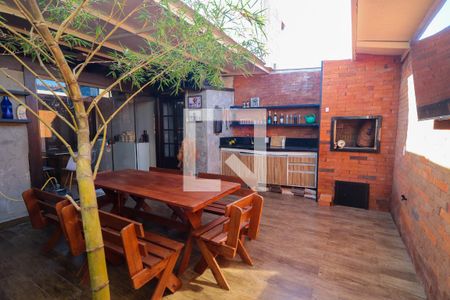 Varanda de casa à venda com 2 quartos, 100m² em Hípica, Porto Alegre
