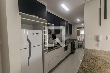 Cozinha de apartamento para alugar com 1 quarto, 50m² em Jardim Armação, Salvador