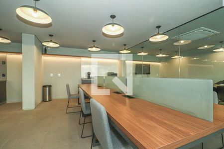 Sala de reunião de apartamento à venda com 2 quartos, 66m² em Rio Branco, Porto Alegre