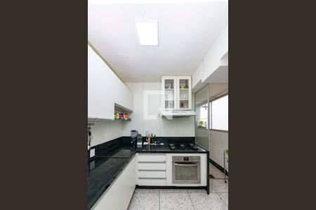 Cozinha de apartamento à venda com 3 quartos, 120m² em Coracao de Jesus, Belo Horizonte