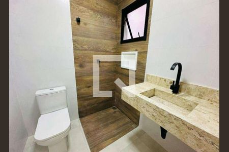 Banheiro  de casa à venda com 2 quartos, 250m² em Vila Carrão, São Paulo