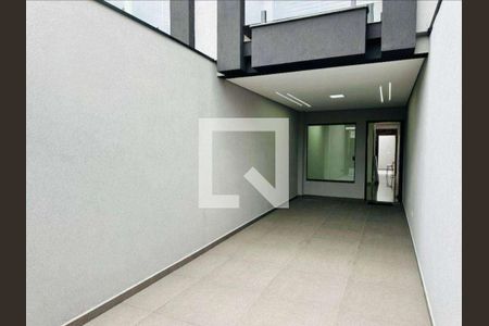 Garagem de casa à venda com 2 quartos, 250m² em Vila Carrão, São Paulo