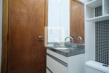 Banheiro de apartamento para alugar com 1 quarto, 35m² em Jardim Maringa, São Paulo