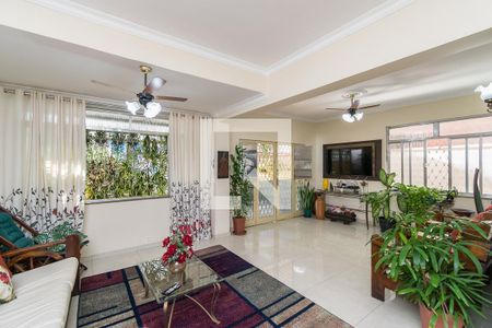 Sala de casa à venda com 4 quartos, 400m² em Penha Circular, Rio de Janeiro