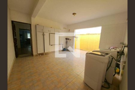 Casa à venda com 3 quartos, 208m² em Jardim Cambui, Santo André