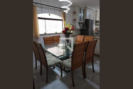 Casa à venda com 4 quartos, 200m² em Jardim Las Vegas, Santo André
