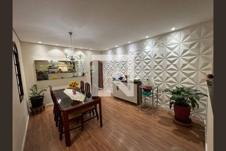 Casa à venda com 3 quartos, 240m² em Vila Humaita, Santo André