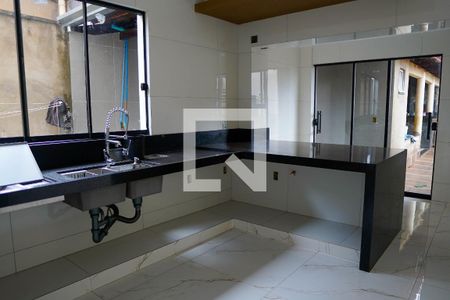 Cozinha de casa para alugar com 4 quartos, 600m² em Parque Sao Jorge, Aparecida de Goiânia
