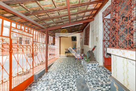 Varanda de casa à venda com 4 quartos, 300m² em Caiçara-adelaide, Belo Horizonte