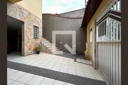 Garagem de casa à venda com 4 quartos, 330m² em Vila Palmeiras, São Paulo