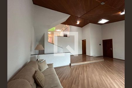 Sala de casa à venda com 4 quartos, 330m² em Vila Palmeiras, São Paulo