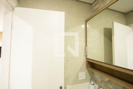 Banheiro de apartamento à venda com 2 quartos, 51m² em Vila Leonor, São Paulo