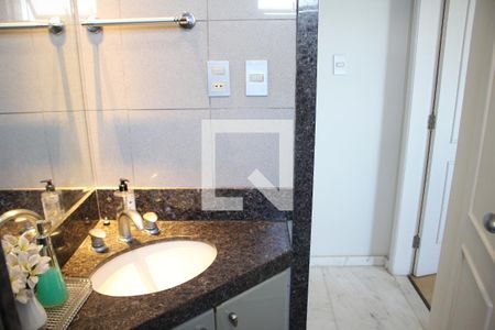 Banheiro 3 de apartamento à venda com 5 quartos, 383m² em Milionários, Belo Horizonte