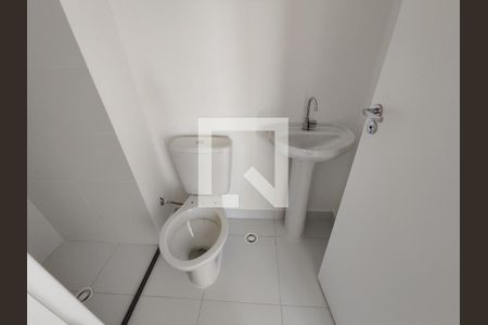 Banheiro de apartamento à venda com 2 quartos, 32m² em Vila Carmosina, São Paulo