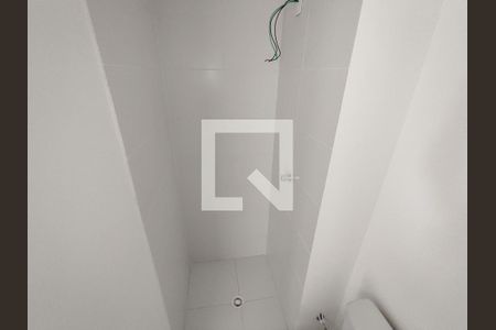 Banheiro de apartamento à venda com 2 quartos, 32m² em Vila Carmosina, São Paulo