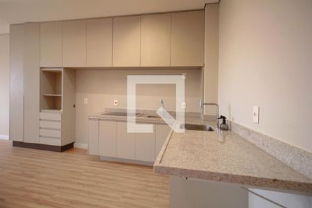 Cozinha de apartamento para alugar com 1 quarto, 42m² em Barro Preto, Belo Horizonte