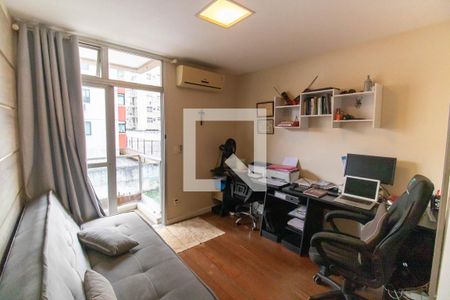 Quarto de apartamento à venda com 4 quartos, 180m² em Icaraí, Niterói