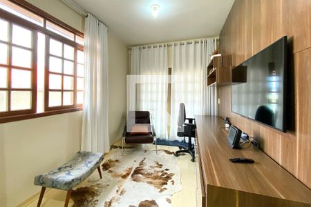 Escritório  de casa para alugar com 5 quartos, 417m² em Havaí, Belo Horizonte
