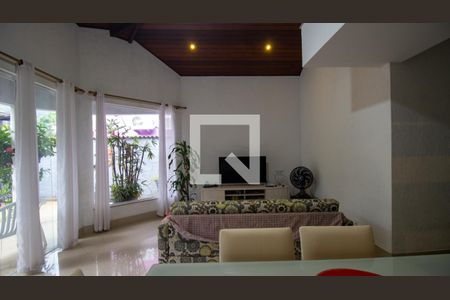 Sala de casa de condomínio à venda com 3 quartos, 380m² em Vargem Grande, Rio de Janeiro