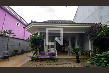 Quintal de casa de condomínio à venda com 3 quartos, 380m² em Vargem Grande, Rio de Janeiro