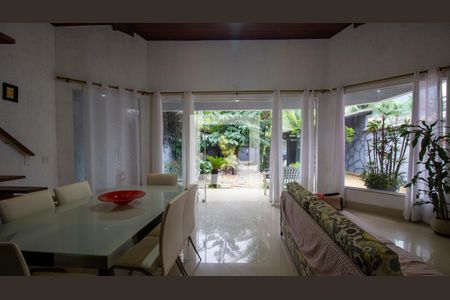 Sala de casa de condomínio à venda com 3 quartos, 380m² em Vargem Grande, Rio de Janeiro