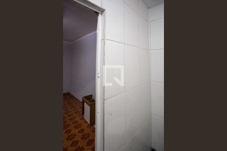 Banheiro 2 de casa à venda com 2 quartos, 43m² em São Judas Tadeu, Diadema