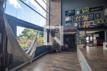 Sala de casa à venda com 3 quartos, 312m² em Vila Nova, Porto Alegre