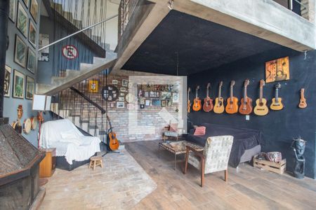 Sala de casa à venda com 3 quartos, 312m² em Vila Nova, Porto Alegre