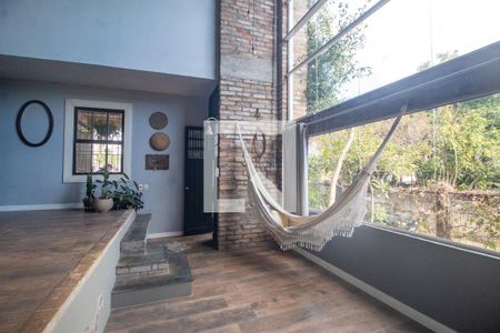 Sala de casa à venda com 3 quartos, 312m² em Vila Nova, Porto Alegre