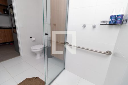 Banheiro de kitnet/studio para alugar com 1 quarto, 30m² em Pompeia, São Paulo