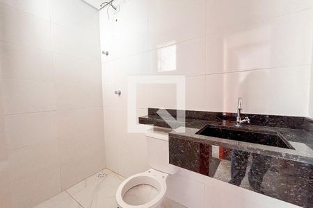 Banheiro de apartamento para alugar com 2 quartos, 50m² em Vila Dalila, São Paulo