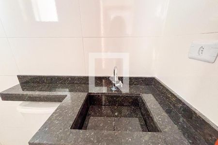 Banheiro de apartamento para alugar com 2 quartos, 50m² em Vila Dalila, São Paulo