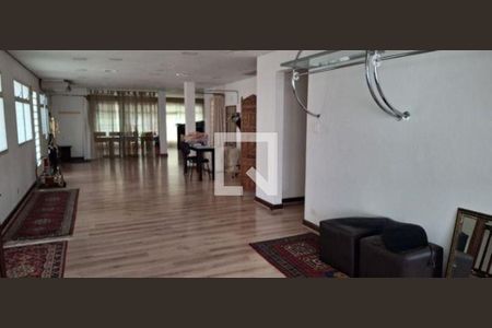 Casa à venda com 3 quartos, 240m² em Jardim São Paulo, São Paulo