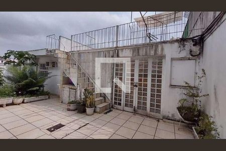 Casa à venda com 3 quartos, 240m² em Jardim São Paulo, São Paulo