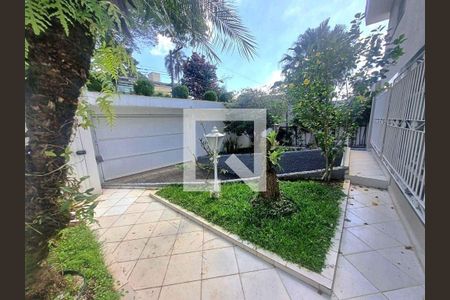 Casa à venda com 5 quartos, 300m² em Vila Albertina, São Paulo