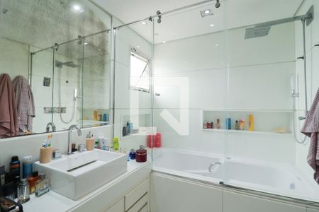 Apartamento à venda com 171m², 3 quartos e 3 vagasBanheiro da Suíte 2