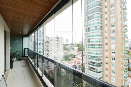 Apartamento à venda com 171m², 3 quartos e 3 vagasVaranda