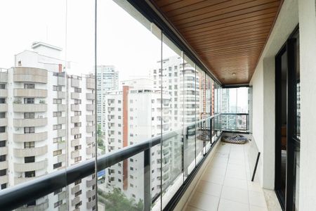Apartamento à venda com 171m², 3 quartos e 3 vagasVaranda