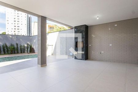 Casa à venda com 4 quartos, 400m² em Vila Albertina, São Paulo