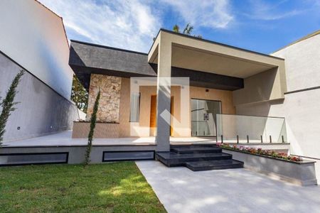 Casa à venda com 4 quartos, 400m² em Vila Albertina, São Paulo