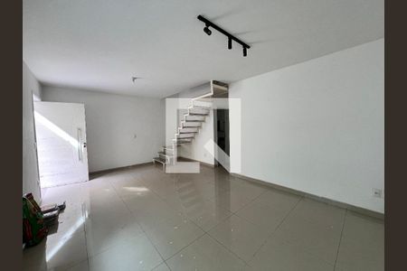 Sala de casa de condomínio para alugar com 3 quartos, 125m² em Tanque, Rio de Janeiro