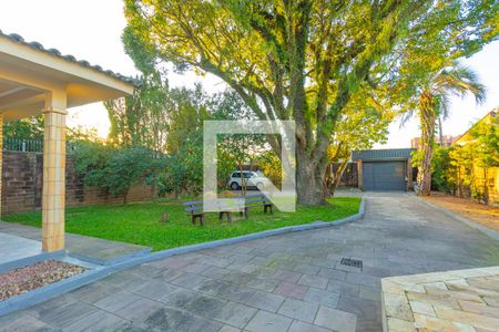 Quintal de casa à venda com 3 quartos, 235m² em Niterói, Canoas