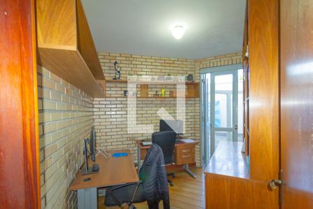 Escritório de casa à venda com 3 quartos, 235m² em Niterói, Canoas