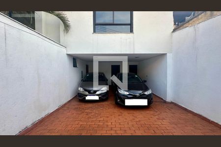 Vagas de garagem de casa à venda com 5 quartos, 192m² em Paraíso, Belo Horizonte