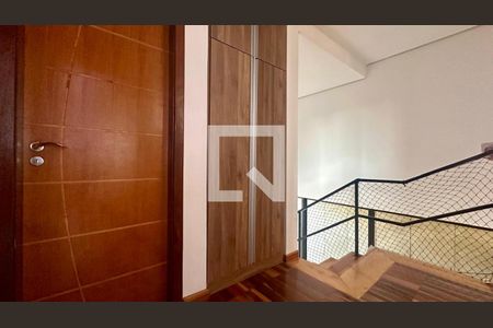 Corredor  de casa à venda com 5 quartos, 192m² em Paraíso, Belo Horizonte
