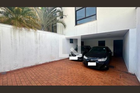 Vagas de garagem de casa à venda com 5 quartos, 192m² em Paraíso, Belo Horizonte