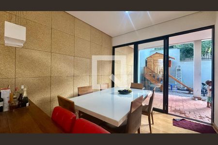 Sala  de casa à venda com 5 quartos, 192m² em Paraíso, Belo Horizonte