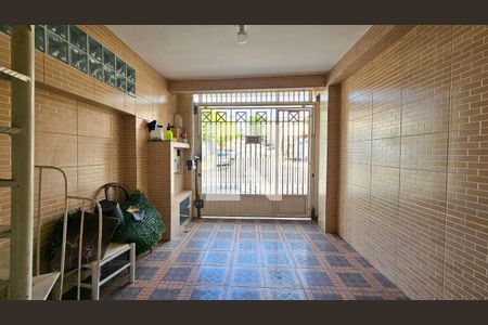 Garagem de casa à venda com 4 quartos, 180m² em Interlagos, São Paulo