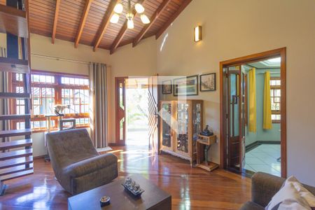 Sala de casa à venda com 4 quartos, 250m² em Niterói, Canoas