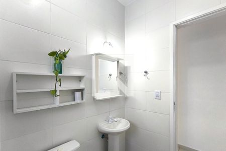 Banheiro de apartamento à venda com 2 quartos, 54m² em Vila Nova Medeiros, Jundiaí